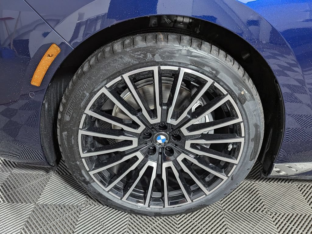 New 2026 BMW i7 xDrive60 AWD/4WD image 8