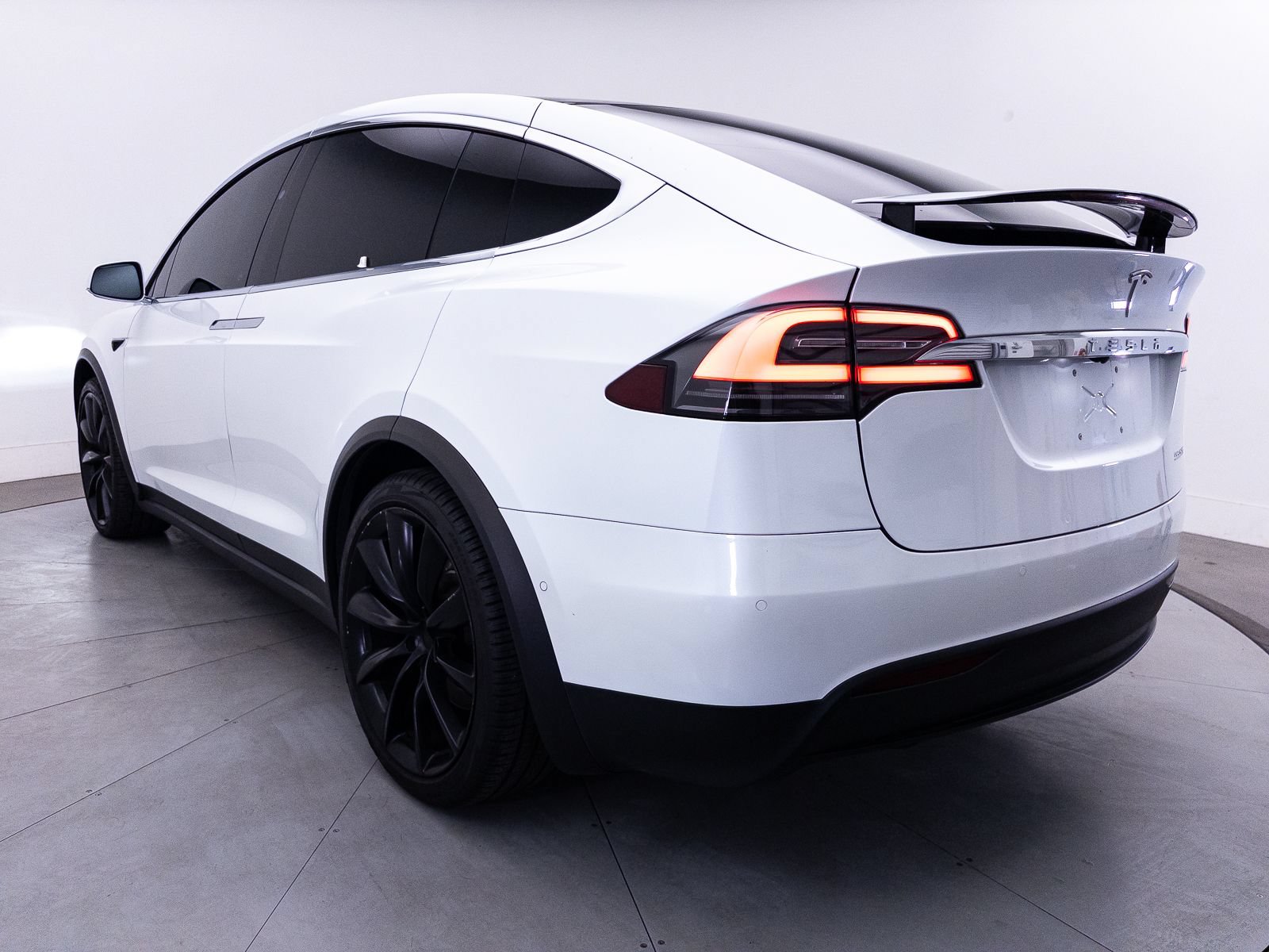 Used 2020 Tesla Model X Performance AWD/4WD image 15
