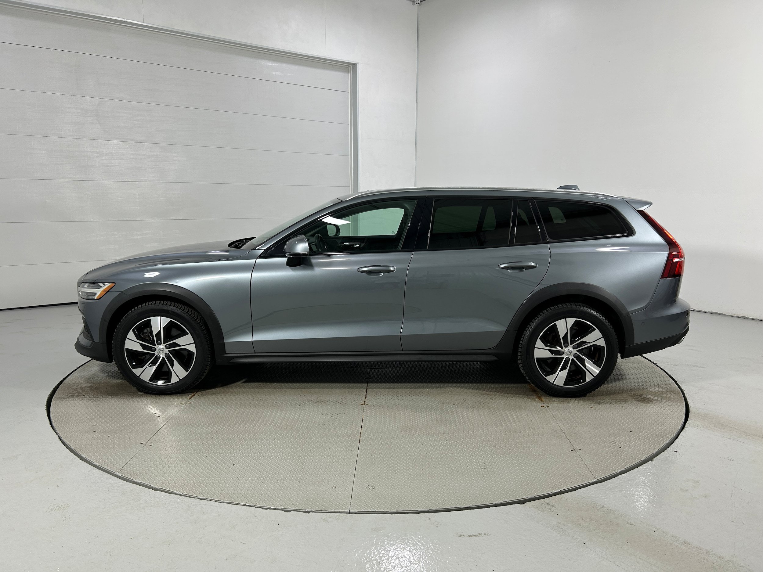 Used 2020 Volvo V60 T5 Cross Country AWD/4WD image 20