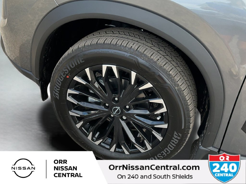 New 2027 Nissan Rogue Dark Armor FWD image 9