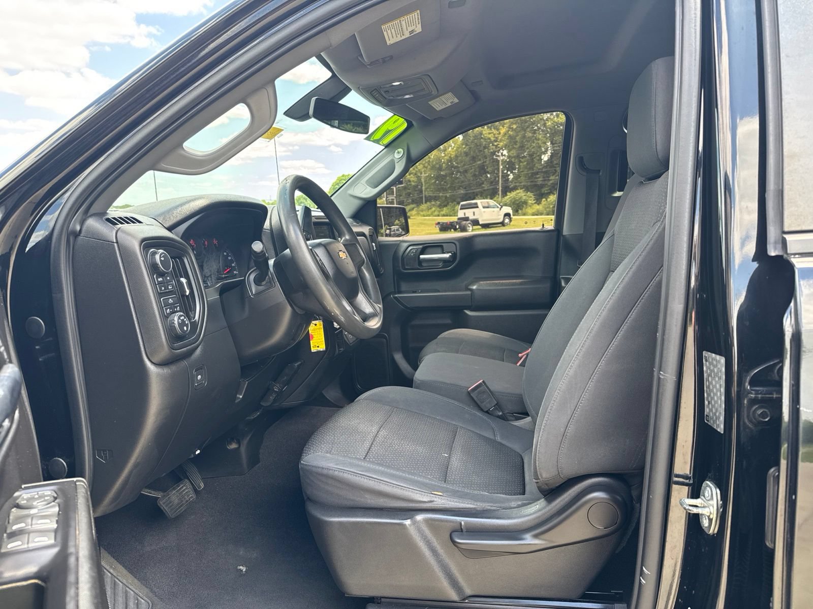 Used 2019 Chevrolet Silverado 1500 Custom w/ Custom Value Package AWD/4WD image 16