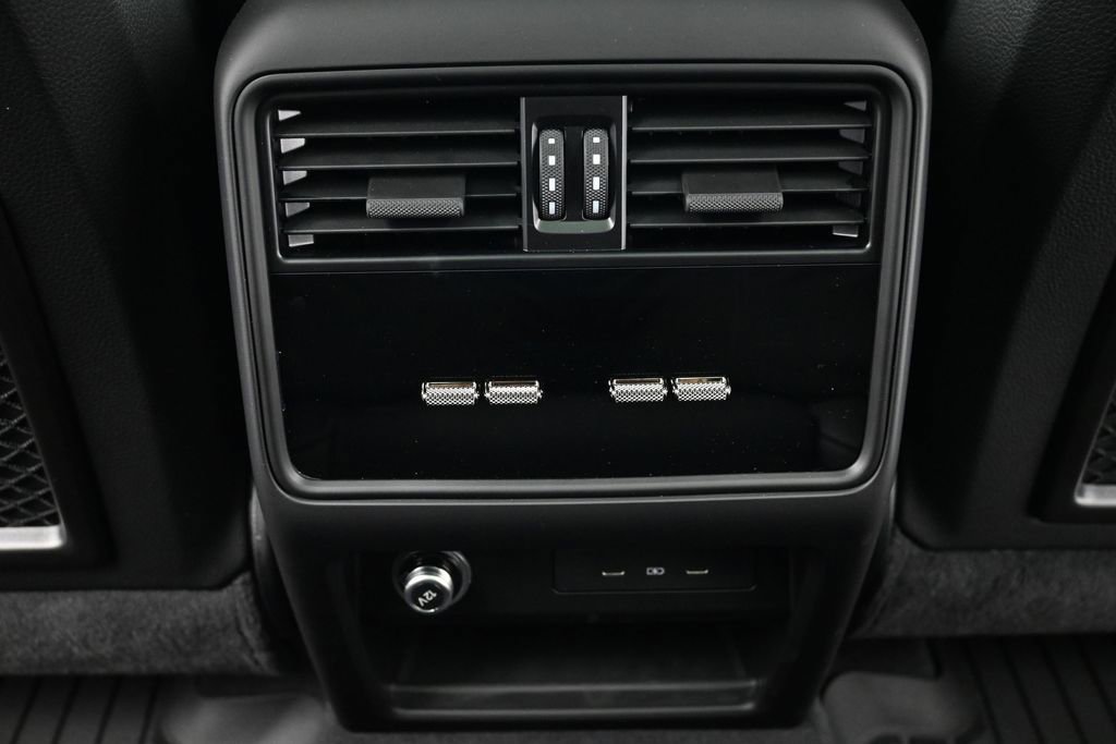 Used 2025 Porsche Cayenne Turbo AWD/4WD image 8