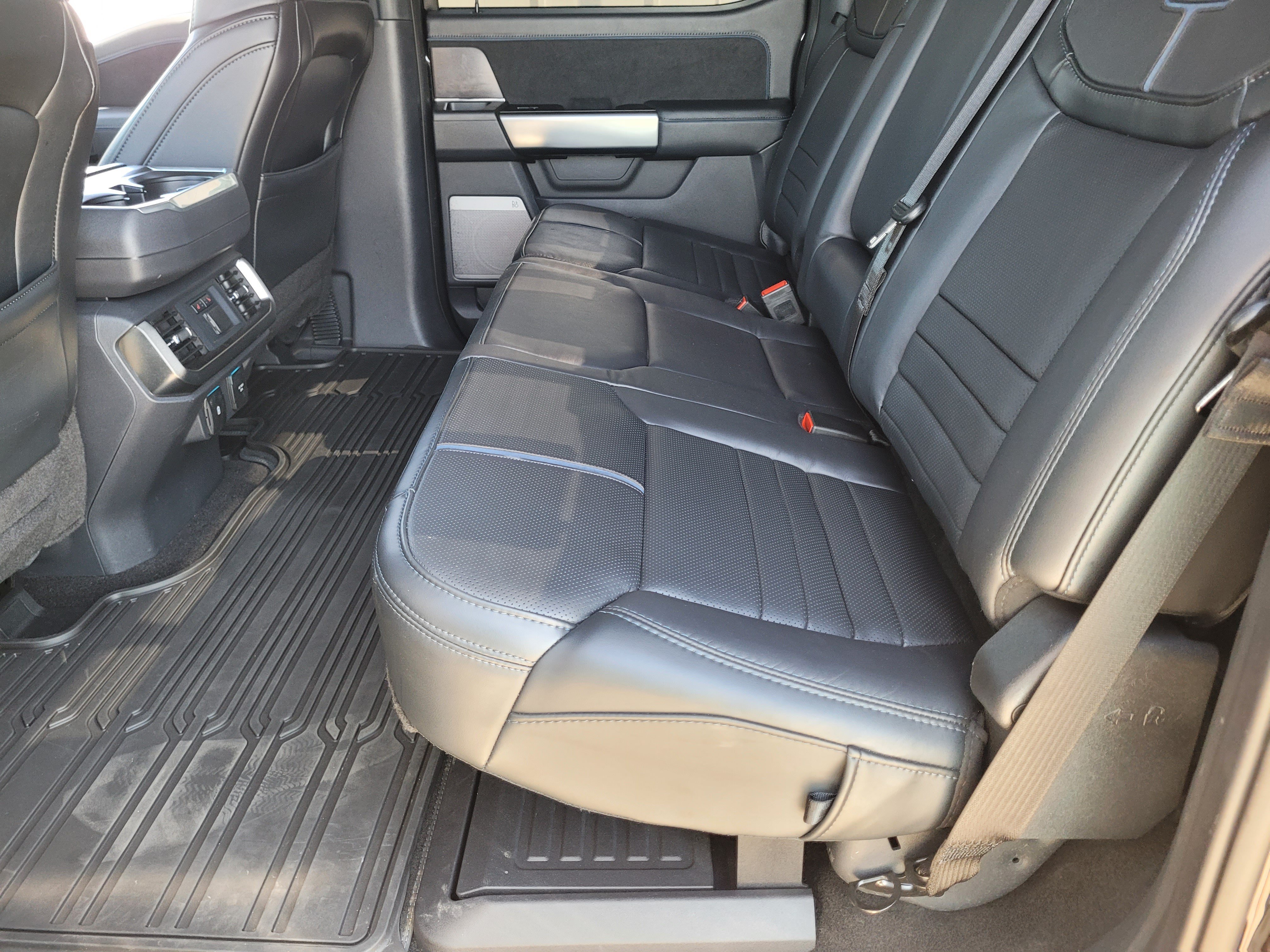 Used 2024 Ford F150 Platinum w/ FX4 Off-Road Package AWD/4WD image 26