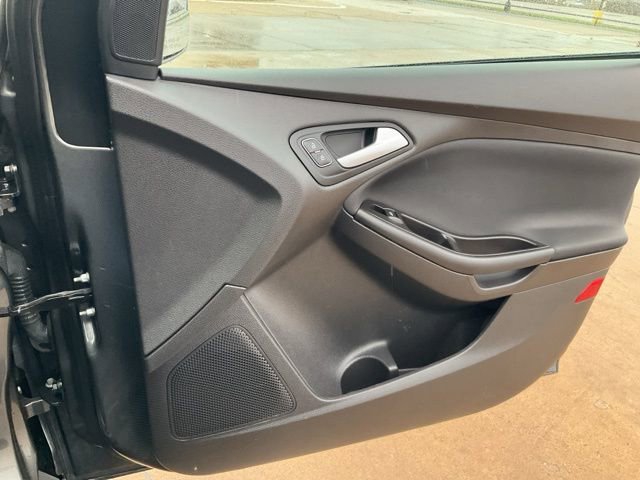 Used 2018 Ford Focus SE image 30