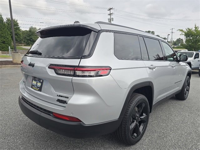New 2025 Jeep Grand Cherokee L Limited w/ Black Appearance Package image 3