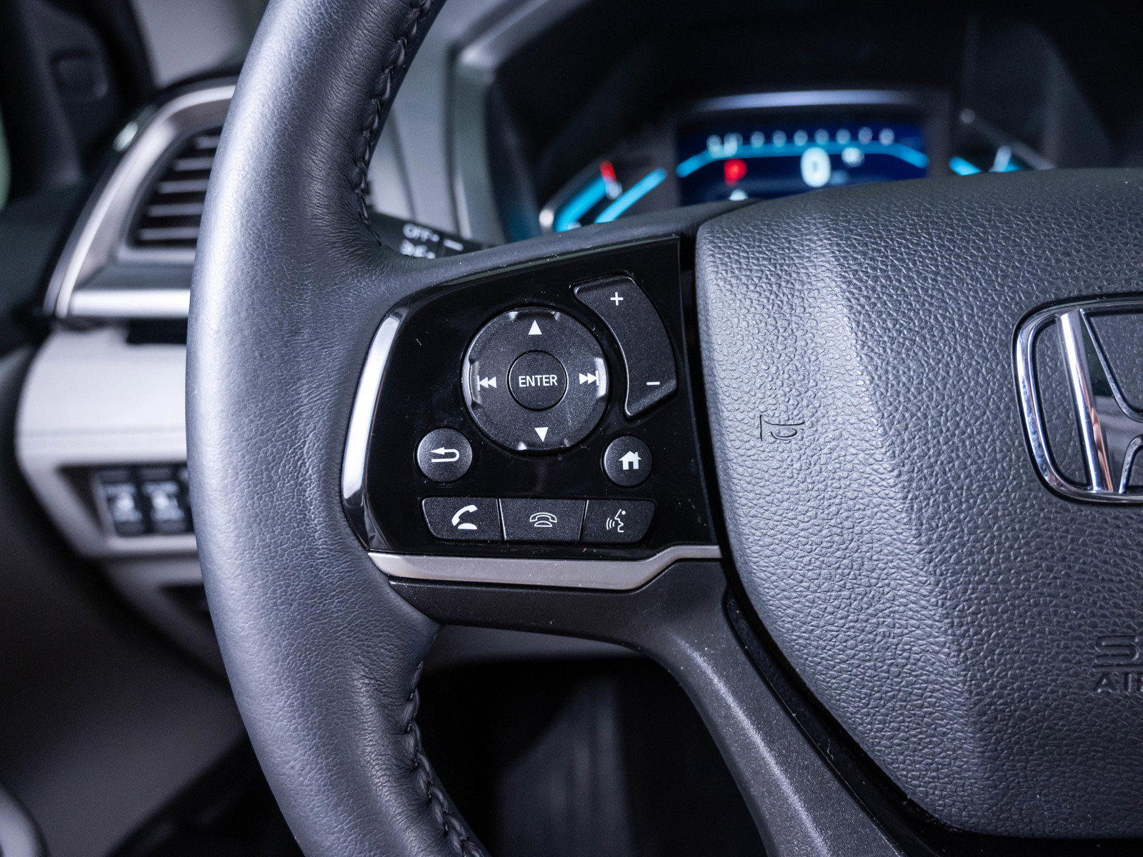 Used 2023 Honda Odyssey Elite image 21