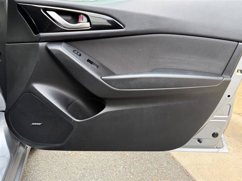Used 2014 MAZDA MAZDA3 i Touring w/ Technology Package FWD image 30