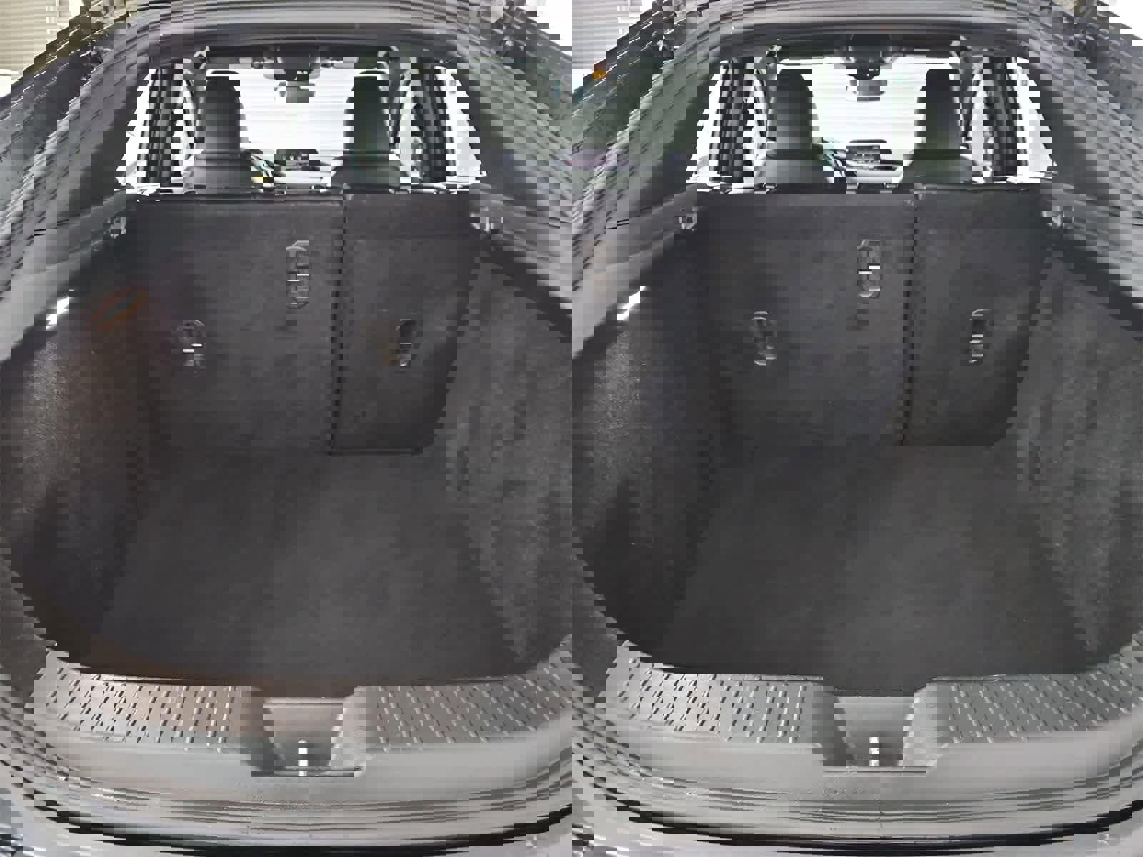 Used 2019 MAZDA MAZDA3 Hatchback image 34