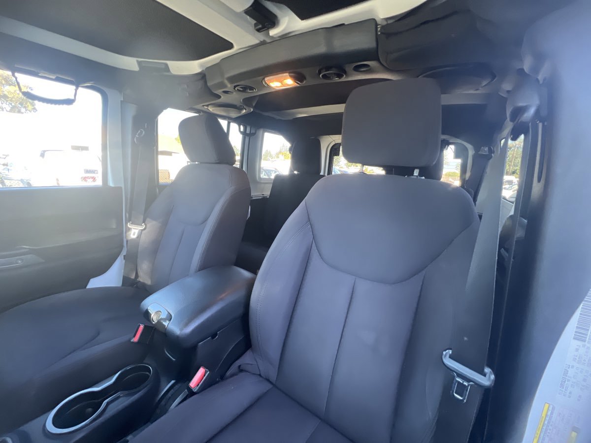 Used 2013 Jeep Wrangler Unlimited Sport image 11