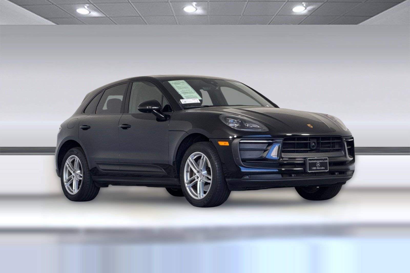 Used 2024 Porsche Macan AWD/4WD image 7