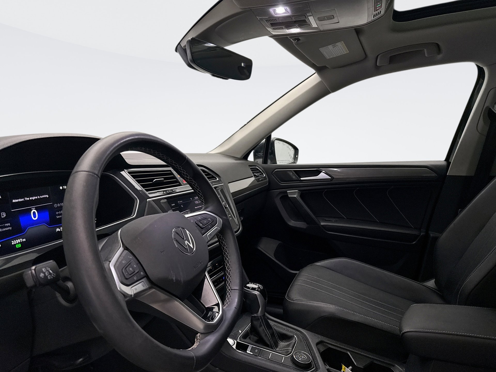 Used 2022 Volkswagen Tiguan SE image 9