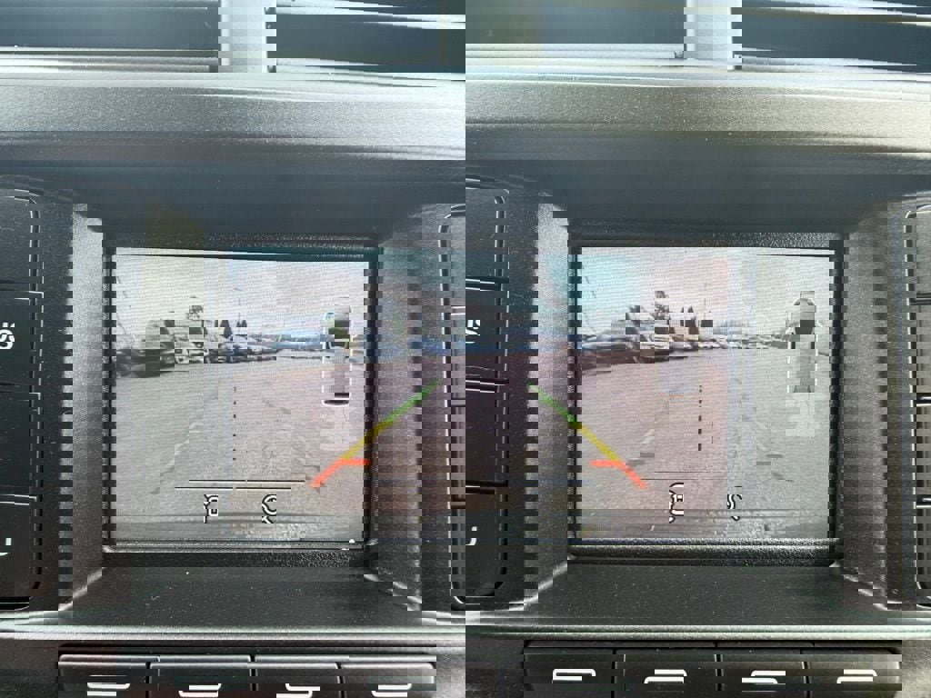 Used 2018 Ford Explorer XLT image 28