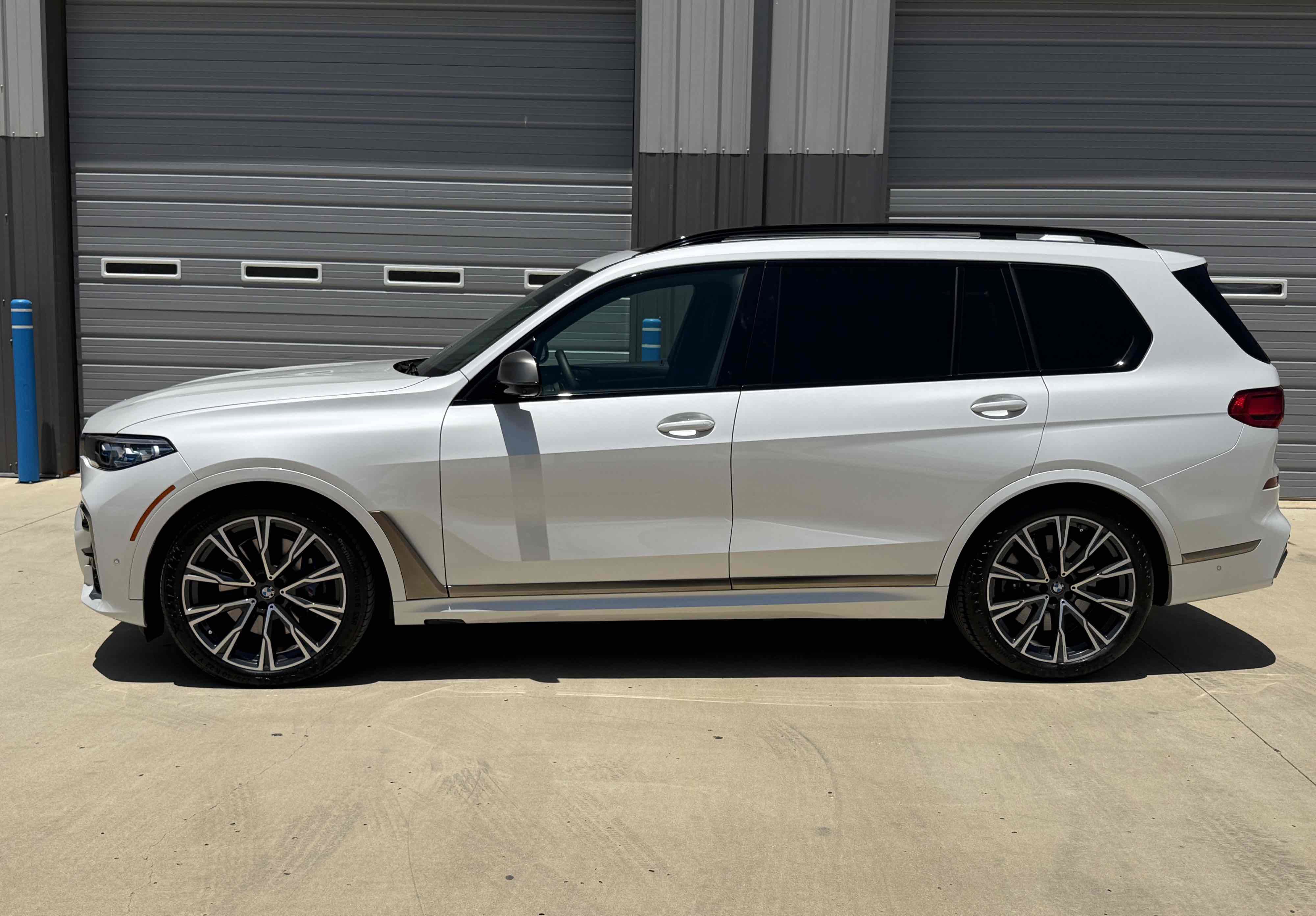 Used 2020 BMW X7 M50i w/ Executive Package AWD/4WD image 2