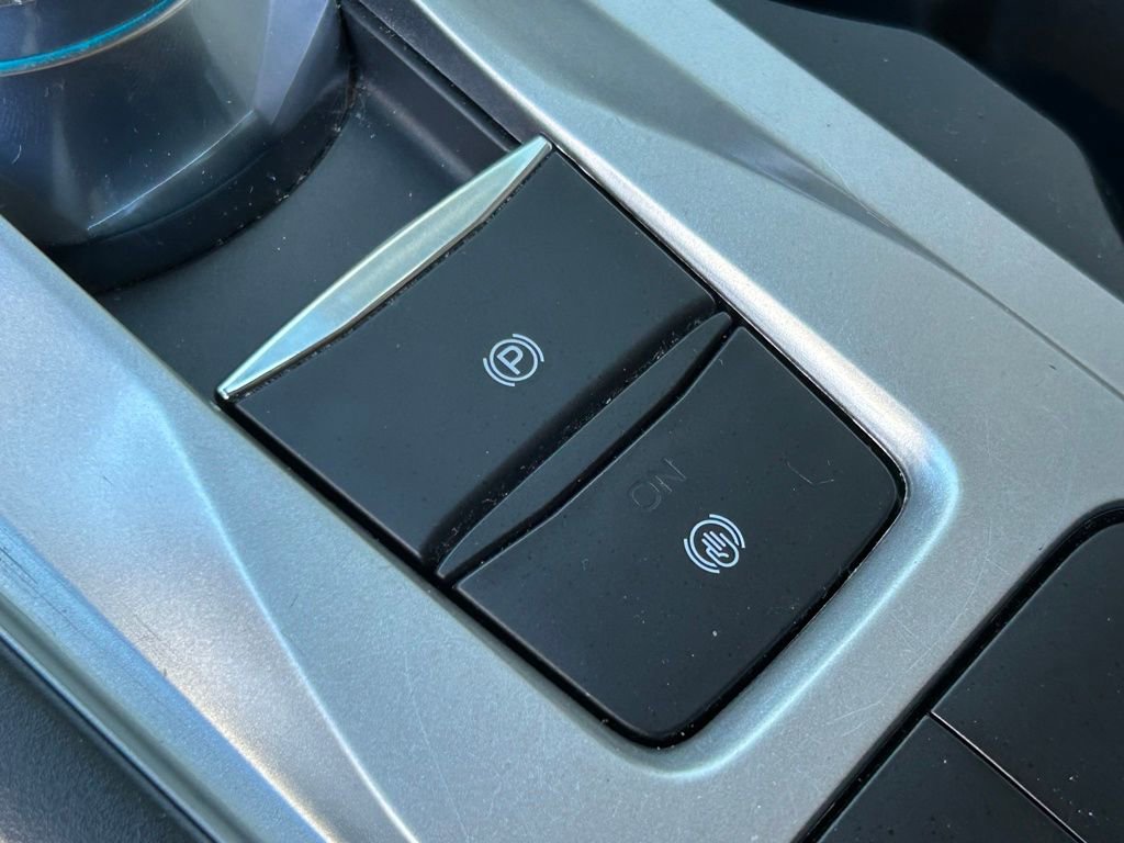 Used 2020 Ford Explorer XLT image 25