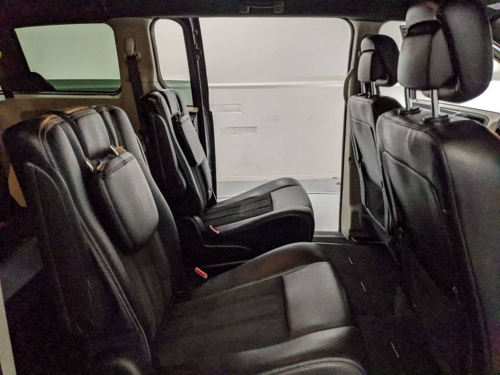 Used 2019 Dodge Grand Caravan SXT FWD image 22