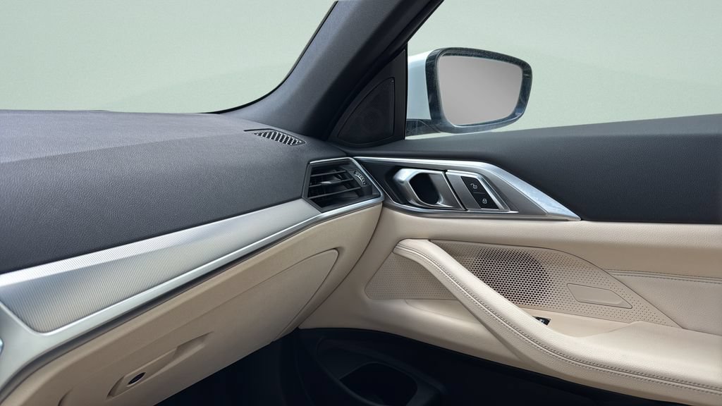 Used 2023 BMW 430i Convertible w/ Premium Package RWD image 31