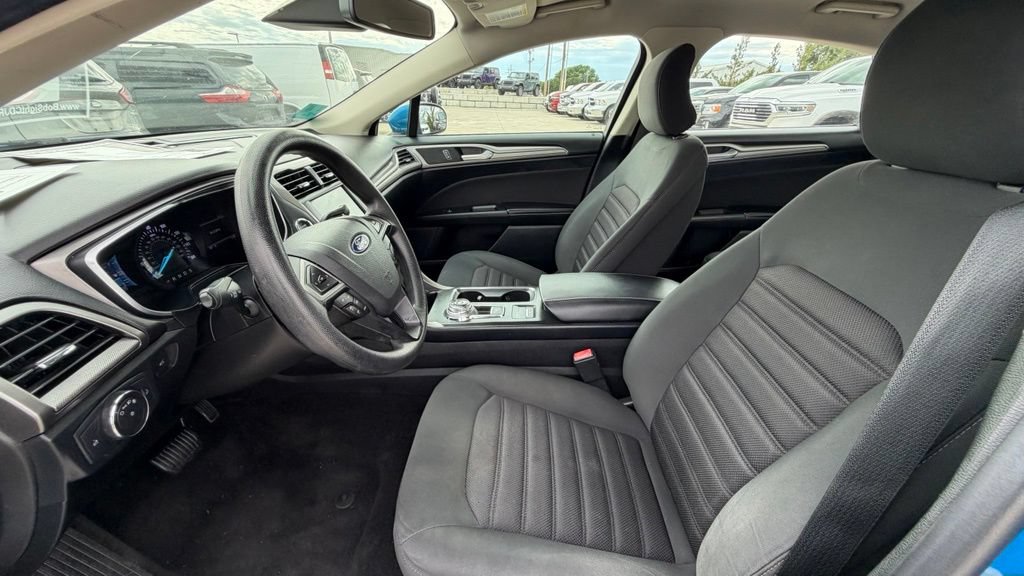Used 2019 Ford Fusion SE FWD image 11