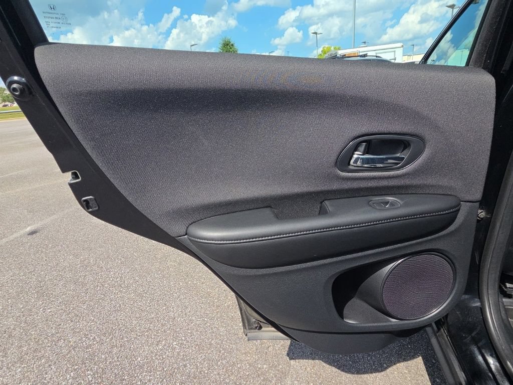 Used 2022 Honda HR-V LX image 12