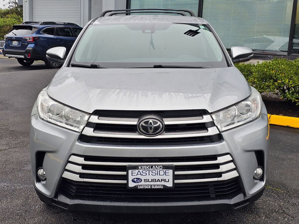 Used 2017 Toyota Highlander Plus AWD/4WD image 2