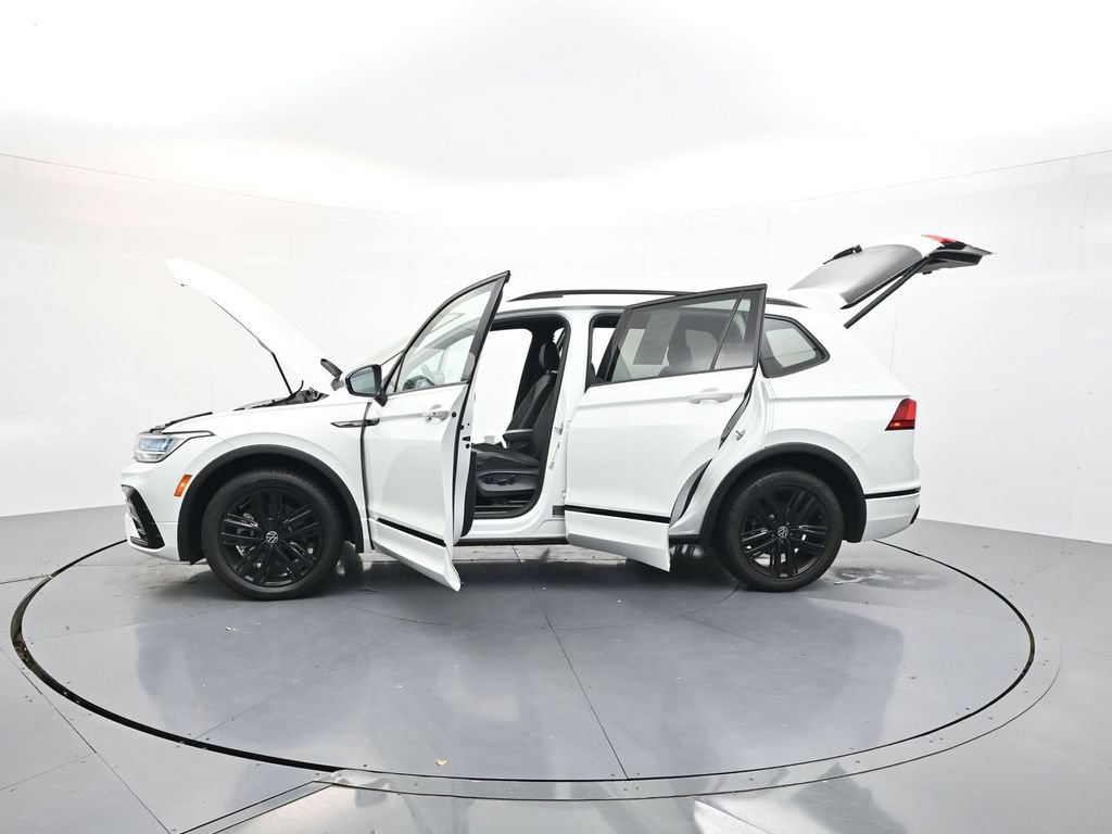 Used 2022 Volkswagen Tiguan SE R-Line FWD image 37