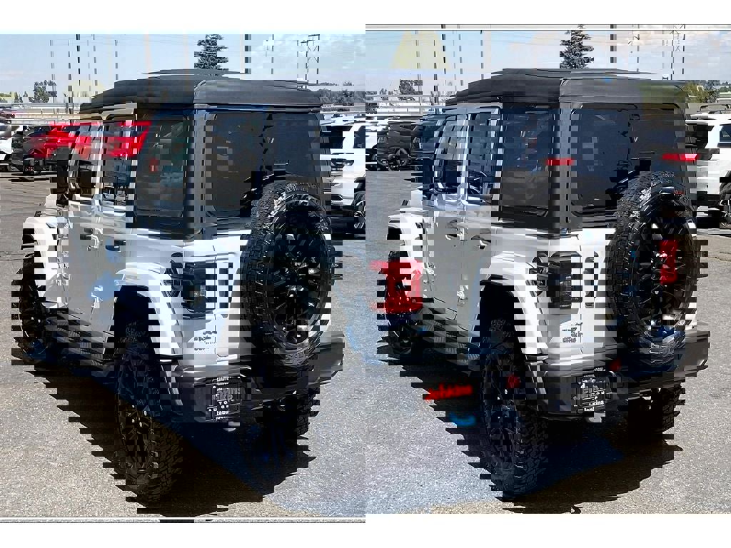 Used 2022 Jeep Wrangler Unlimited Sahara image 12