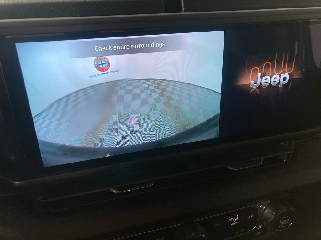 Used 2025 Jeep Wrangler Sport S image 5