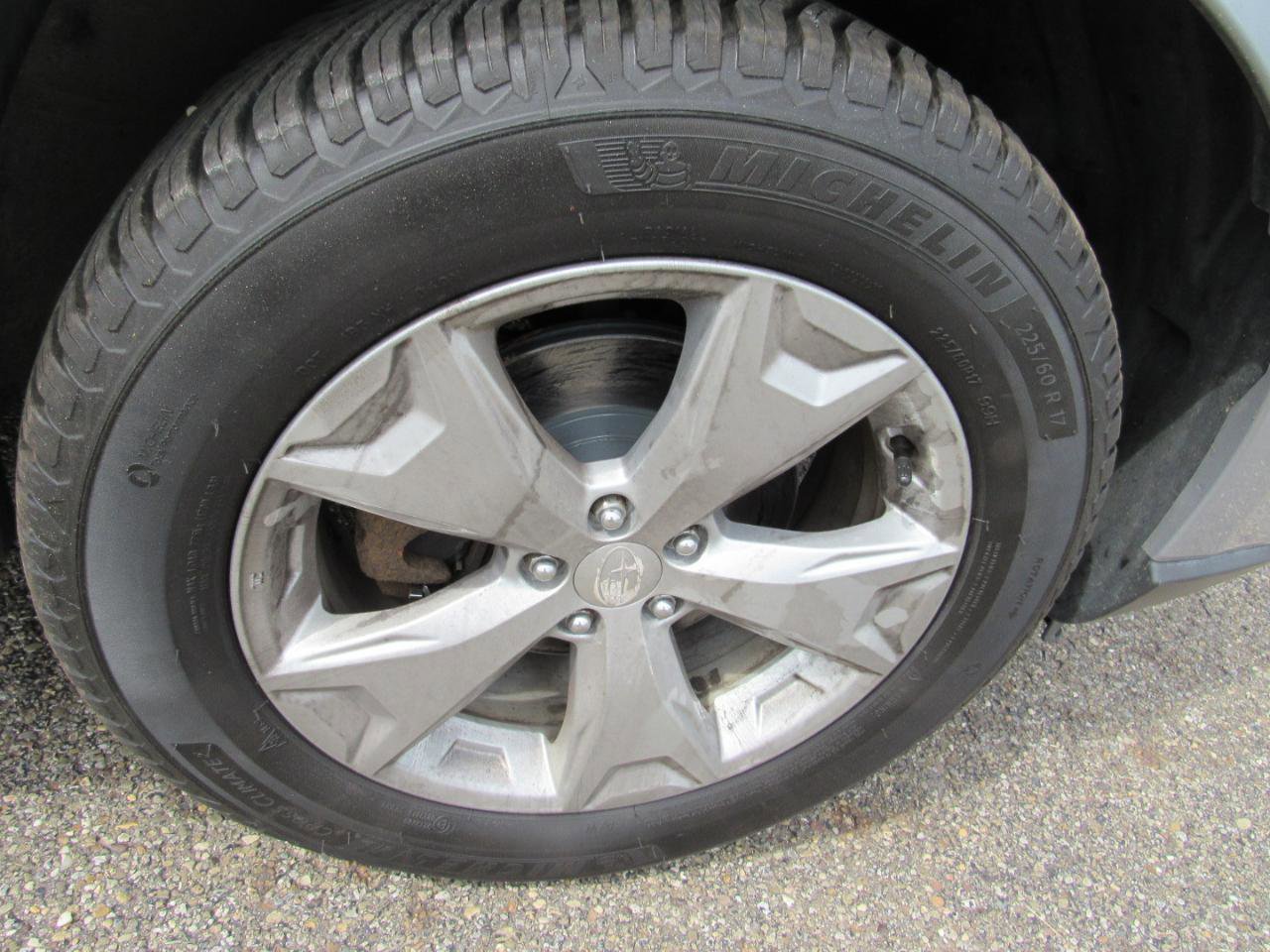 Used 2014 Subaru Forester 2.5i Touring AWD/4WD image 11