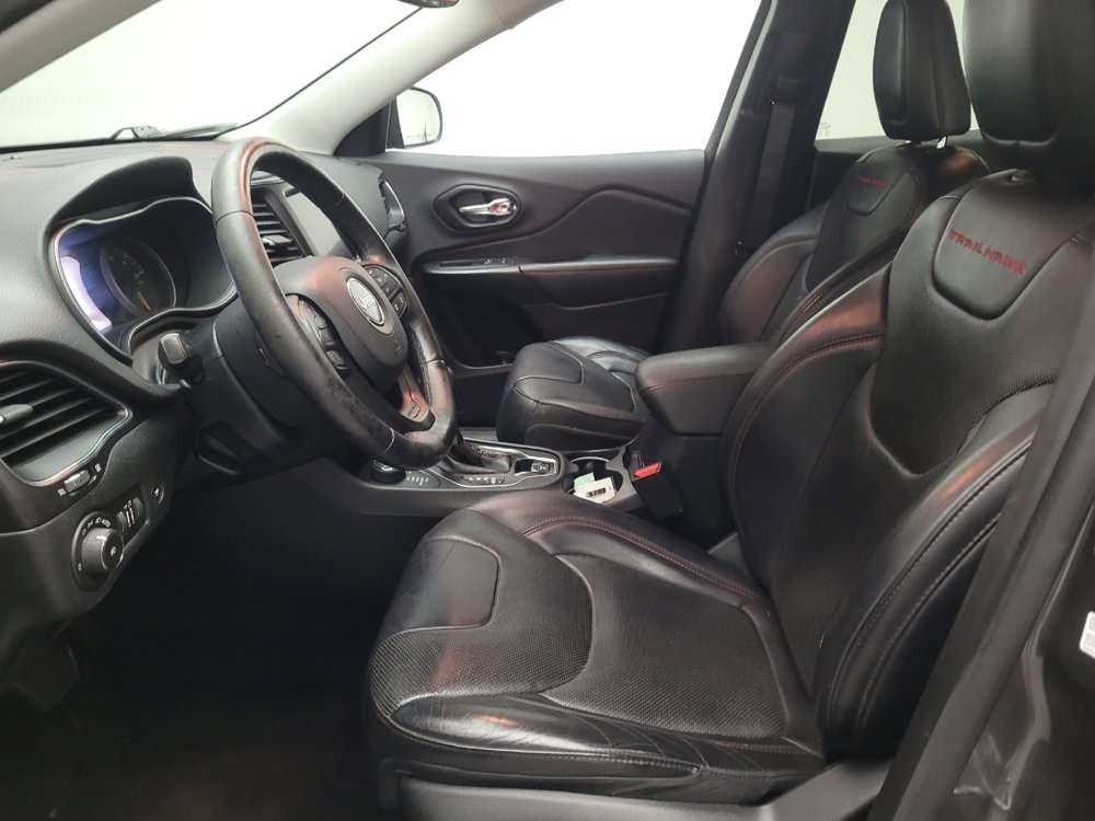 Used 2019 Jeep Cherokee Trailhawk image 17