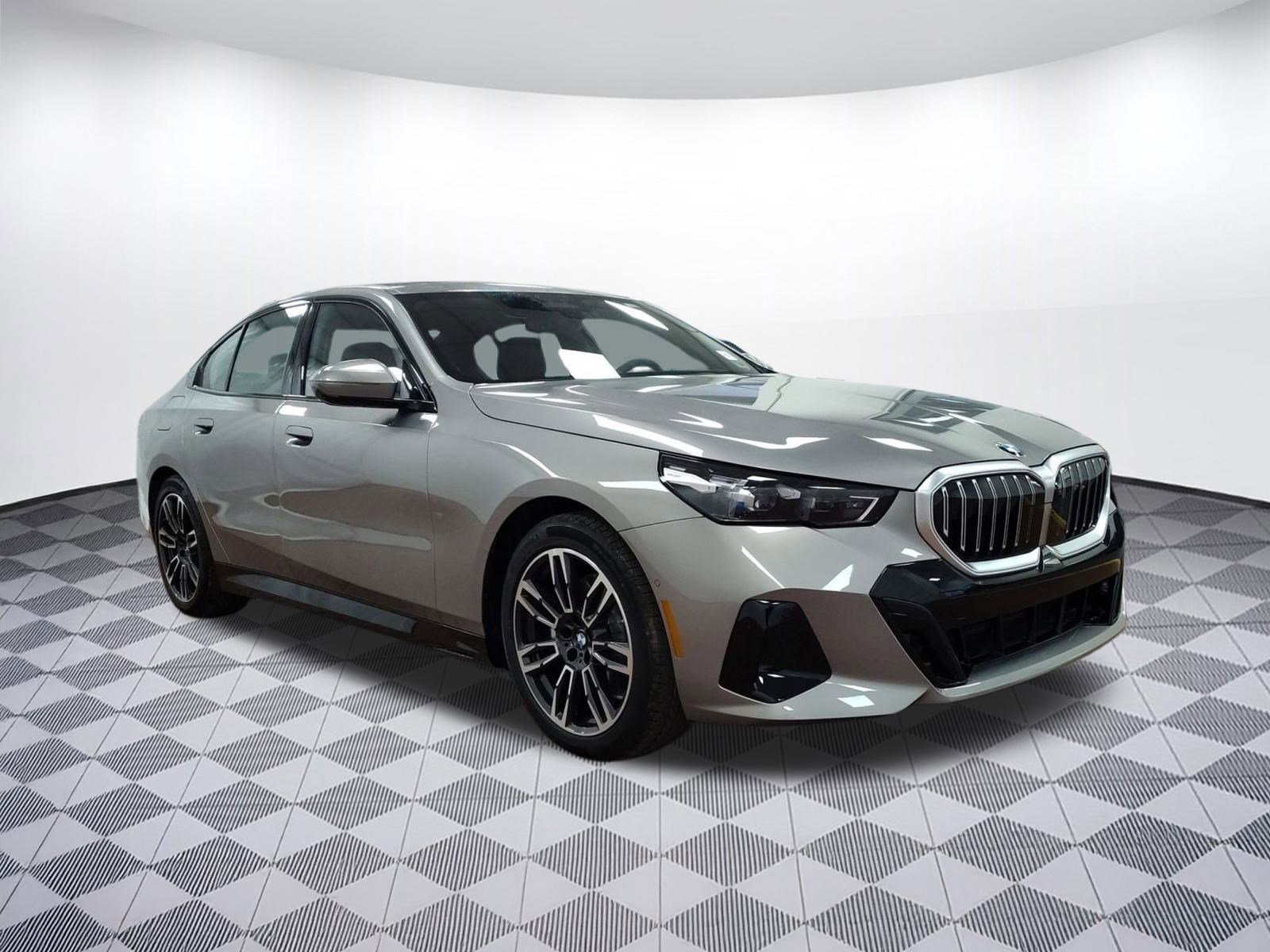 New 2026 BMW 530i xDrive w/ M Sport Package AWD/4WD image 6