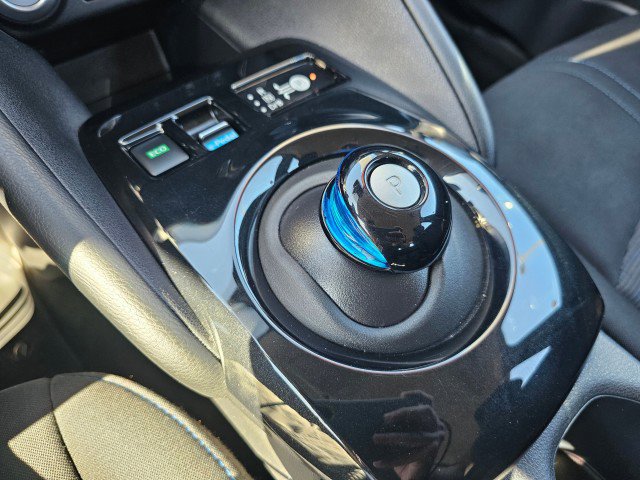Certified 2025 Nissan Leaf SV Plus FWD image 36