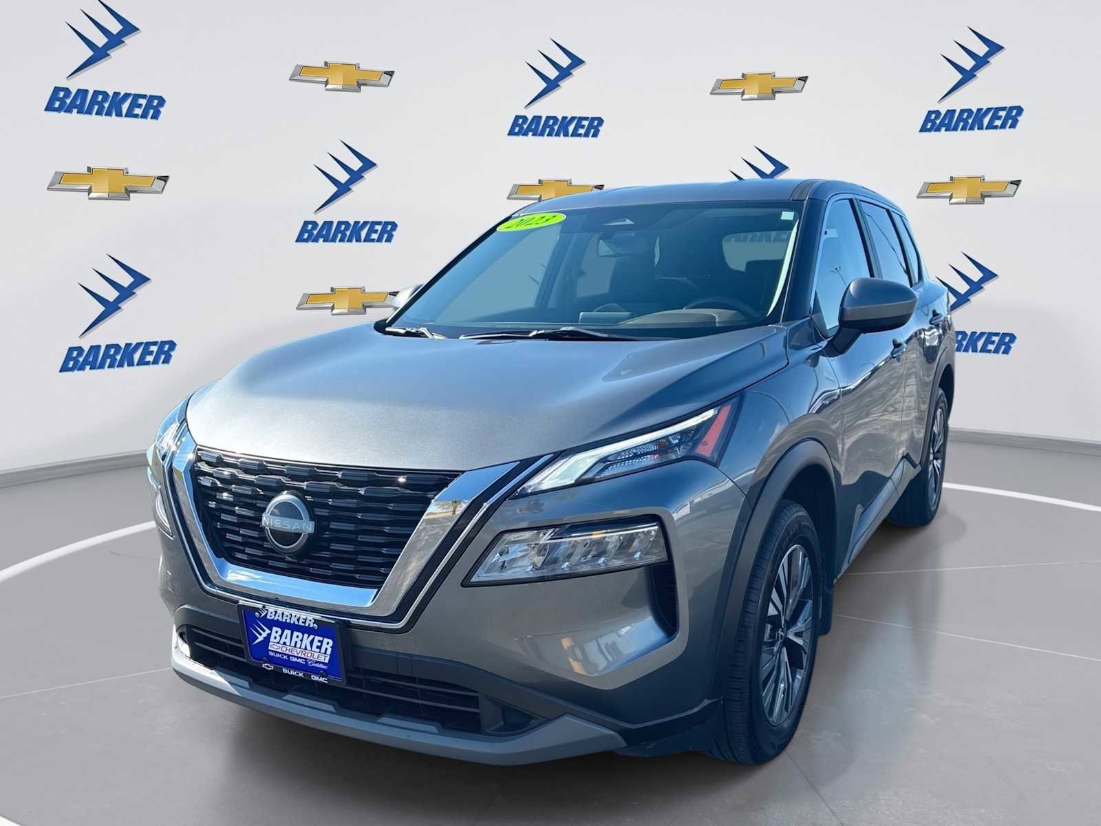 Used 2023 Nissan Rogue SV image 1