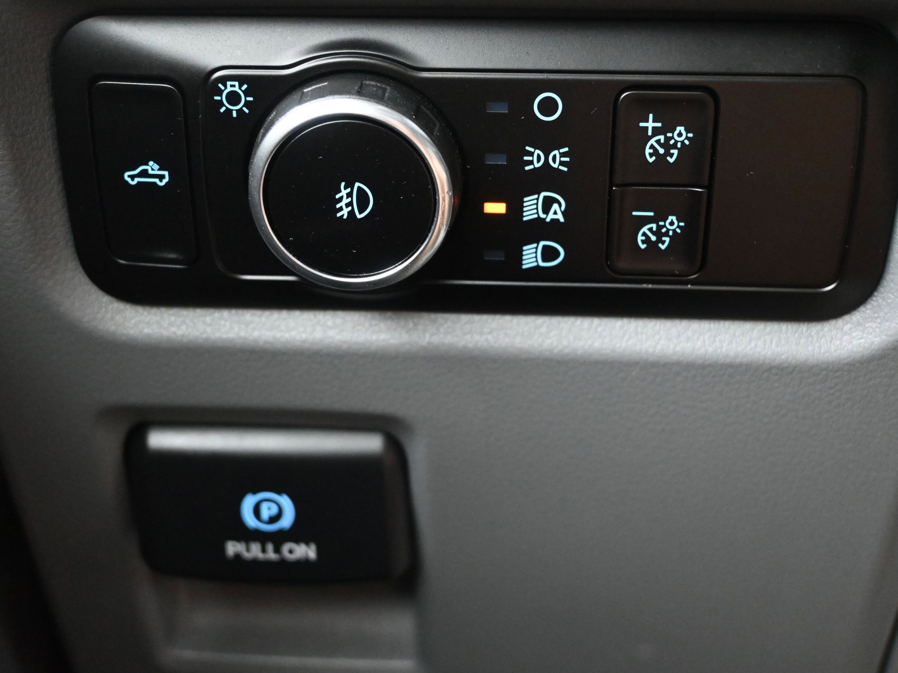 Used 2023 Ford F150 XLT image 12