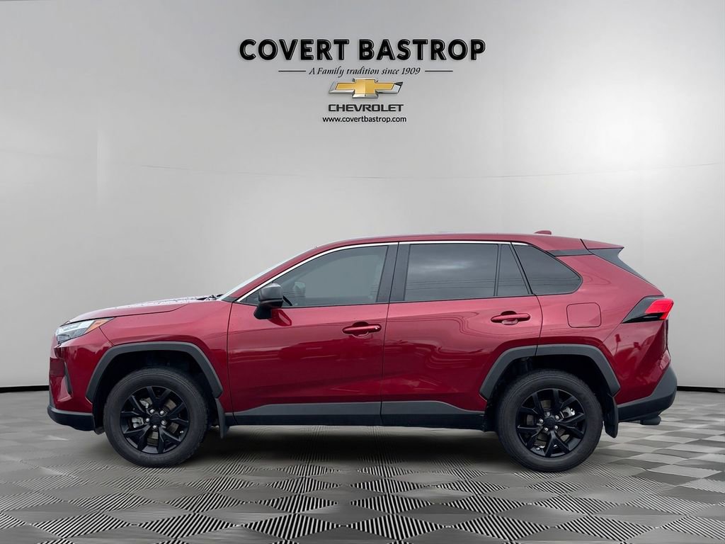 Used 2024 Toyota RAV4 LE FWD image 4