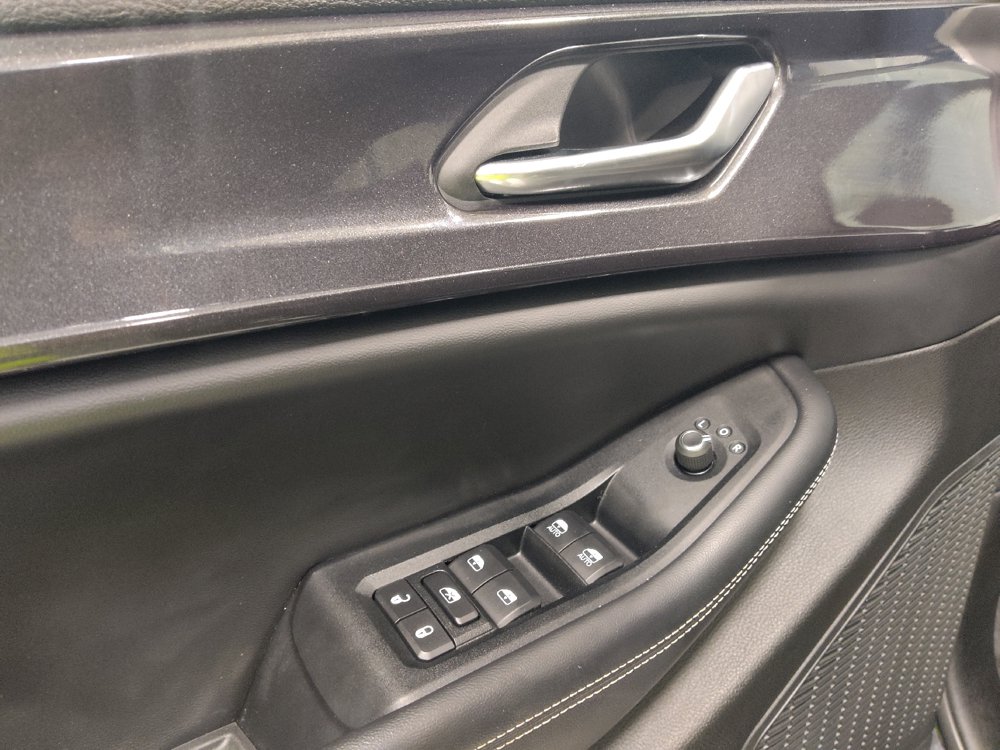 Used 2023 Jeep Grand Cherokee Laredo AWD/4WD image 27