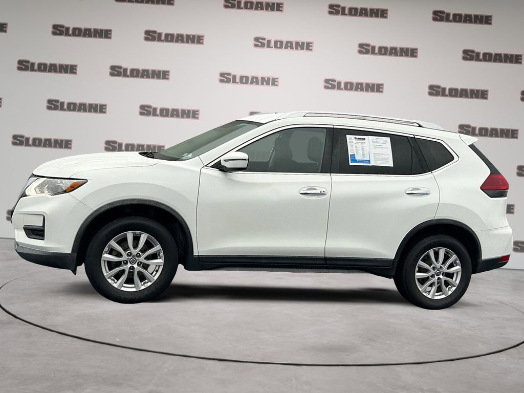 Used 2020 Nissan Rogue SV image 2