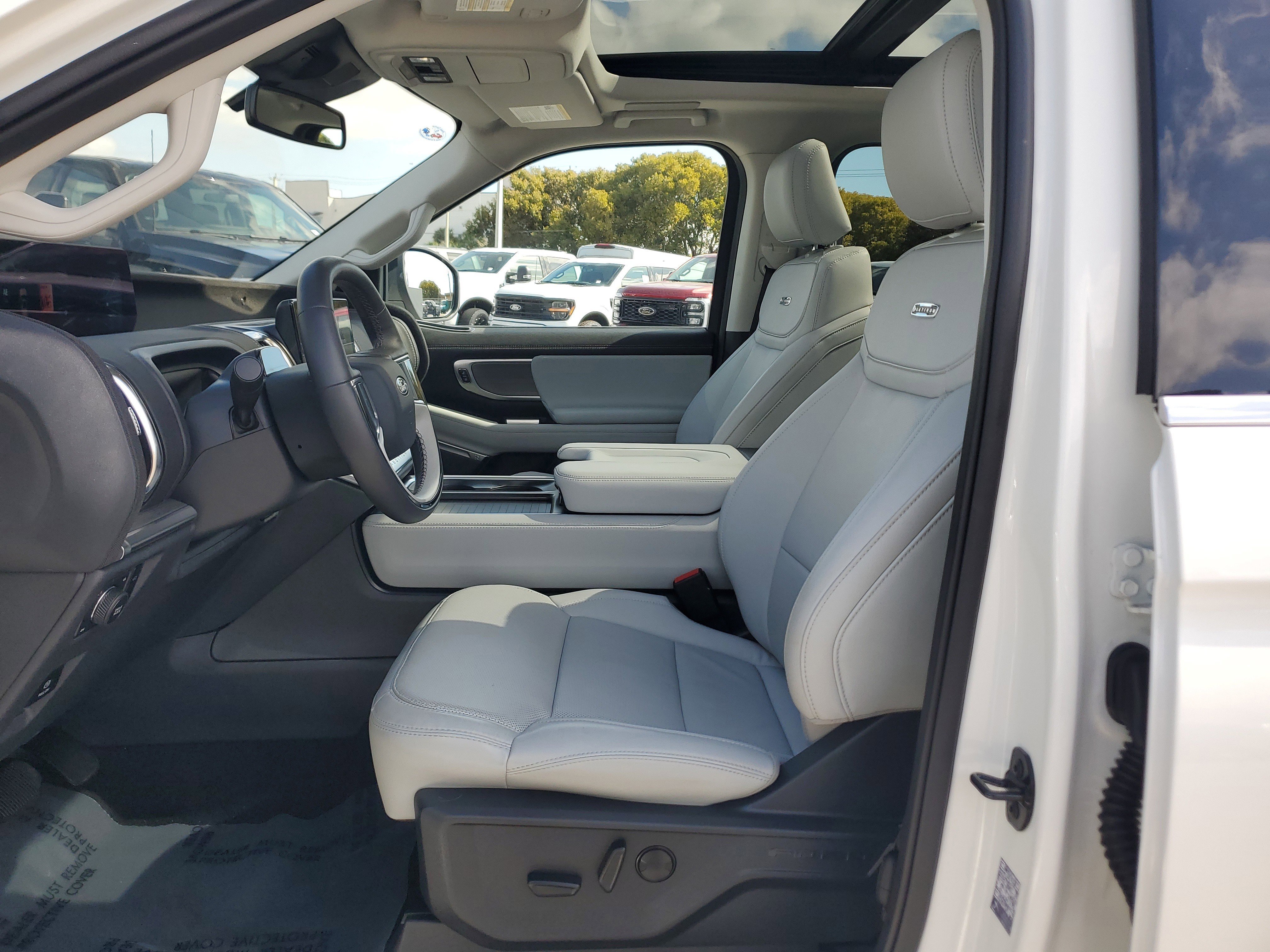 Used 2025 Ford Expedition Platinum w/ Driver's Package image 13