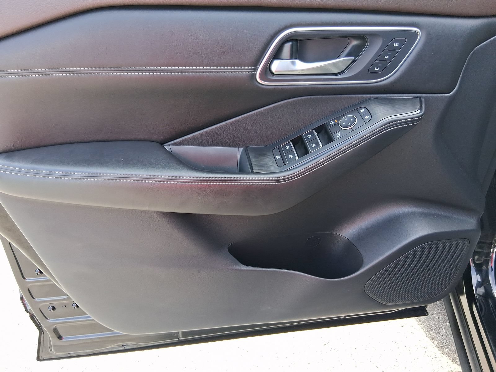 Used 2021 Nissan Rogue Platinum AWD/4WD image 10