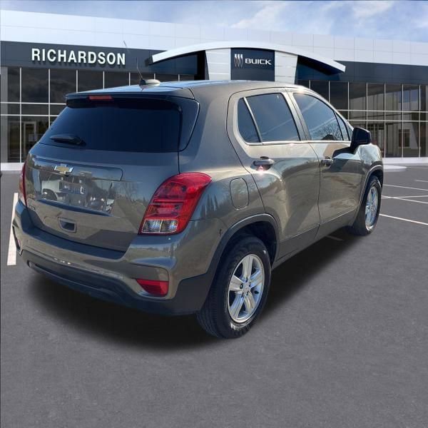 Used 2021 Chevrolet Trax LS w/ Tint and Cruise Package image 5