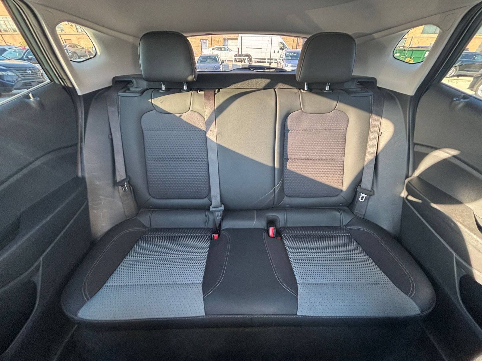 Used 2025 Chevrolet Trax LT w/ LT Convenience Package FWD image 36