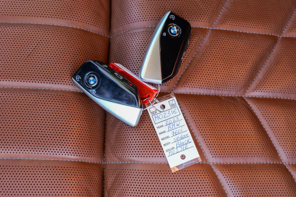 Used 2023 BMW 760i xDrive w/ Executive Package AWD/4WD image 59