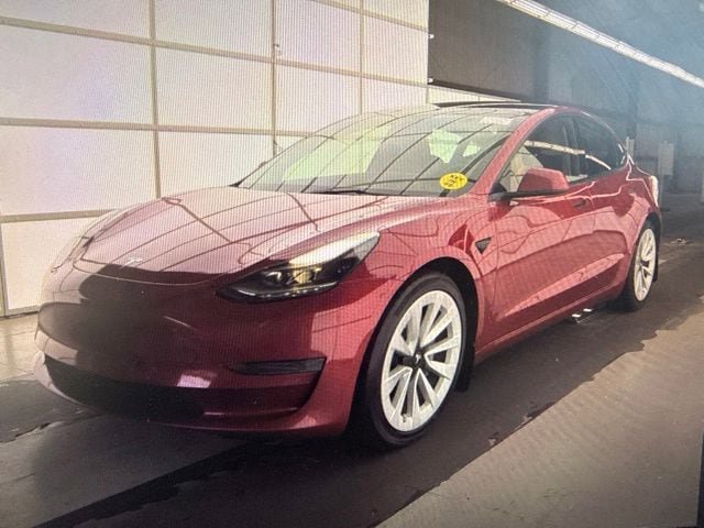 Used 2023 Tesla Model 3 Standard Range RWD image 2