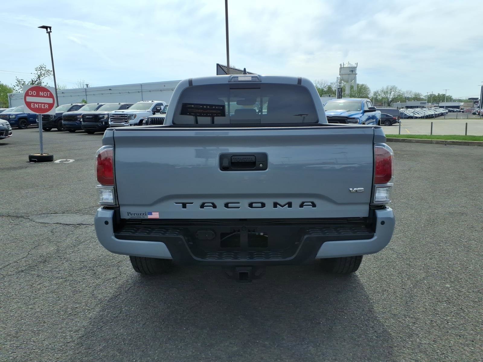 Used 2020 Toyota Tacoma TRD Off-Road w/ TRD Premium Off Road Package AWD/4WD image 4