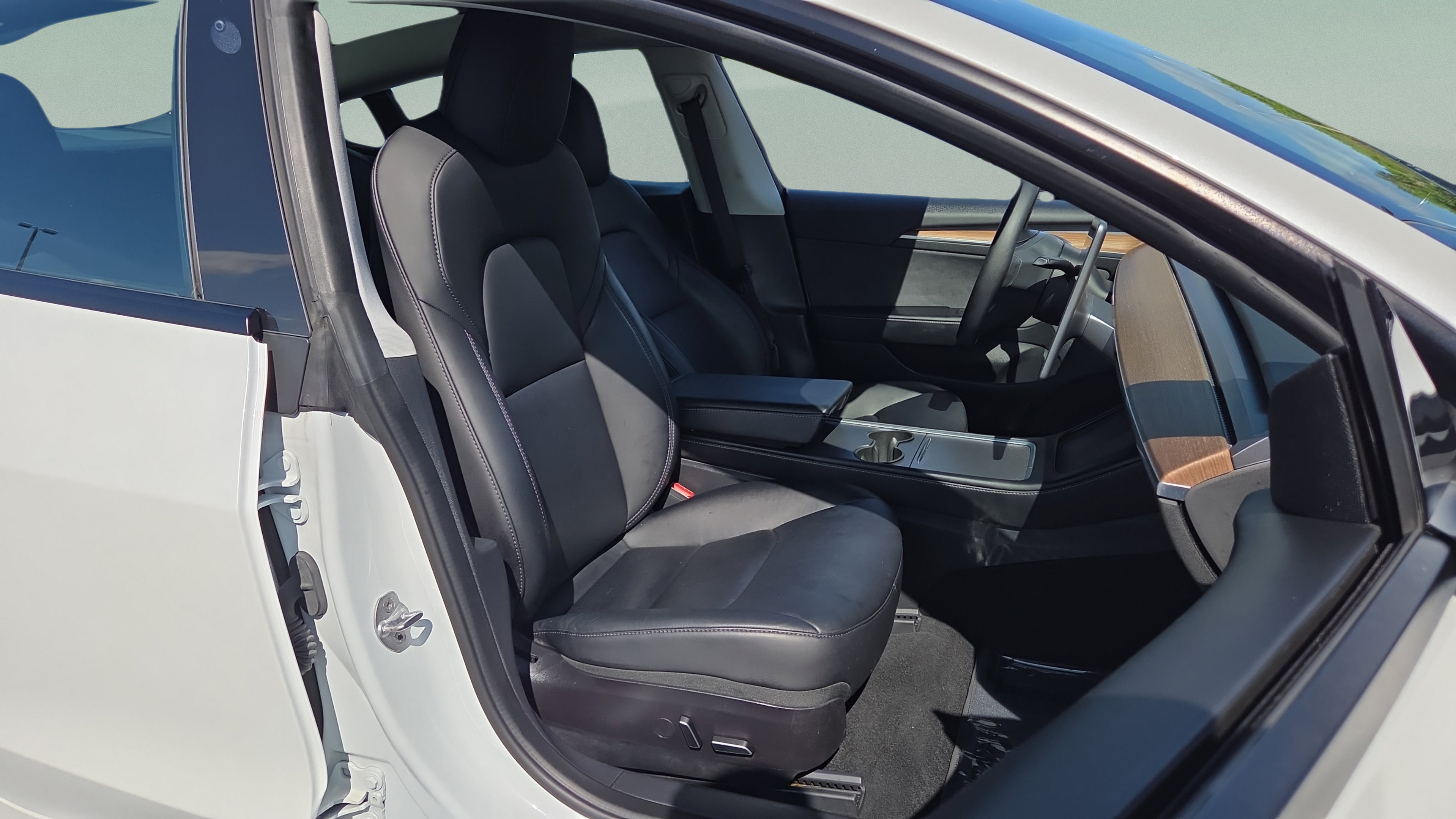 Used 2022 Tesla Model 3 Long Range AWD/4WD image 17