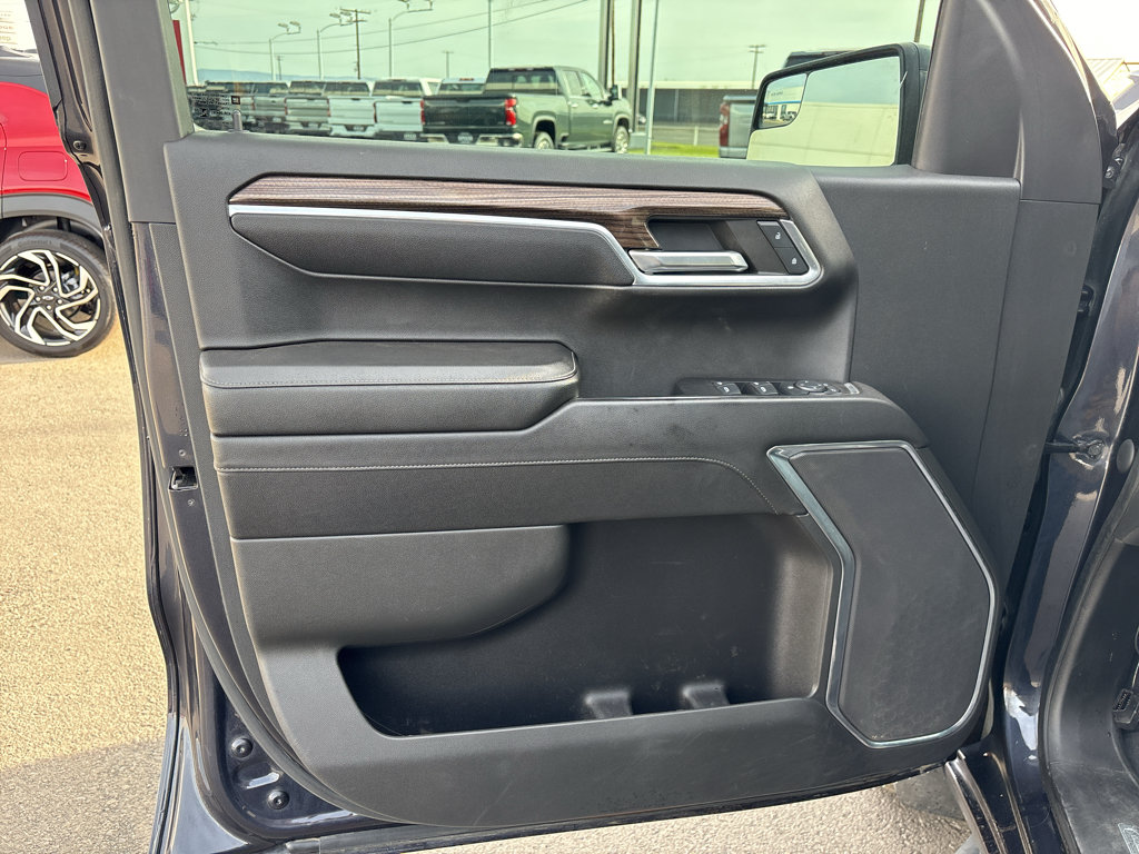 Used 2023 Chevrolet Silverado 1500 LT Trail Boss AWD/4WD image 14