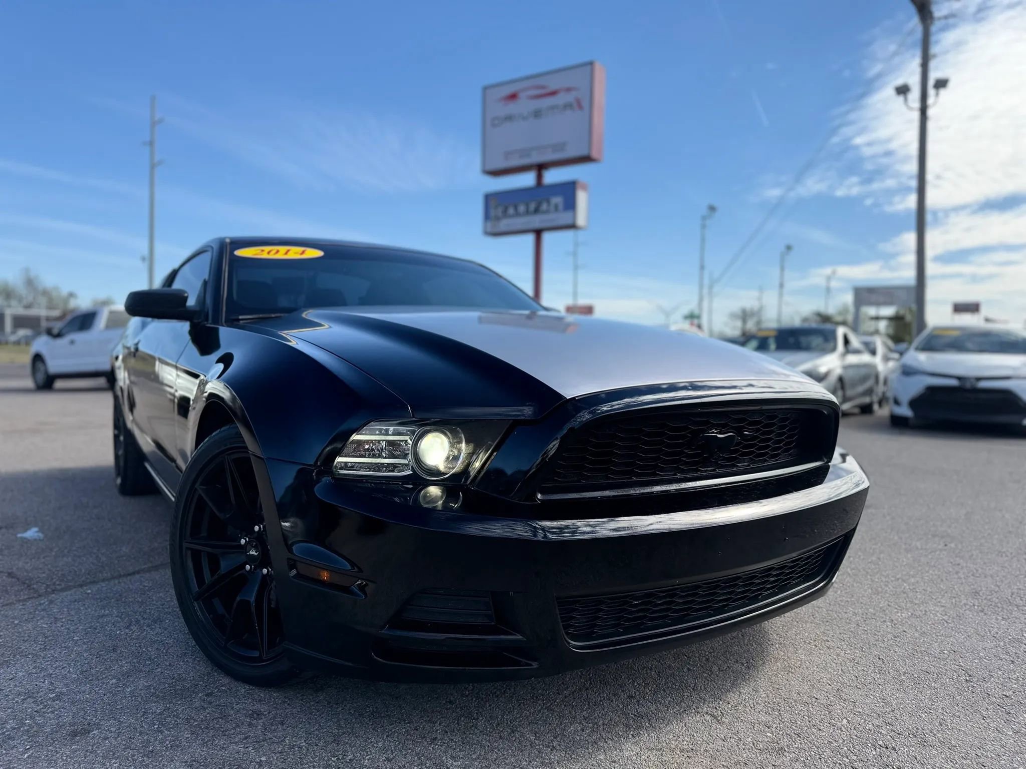 Used 2014 Ford Mustang Coupe RWD image 1