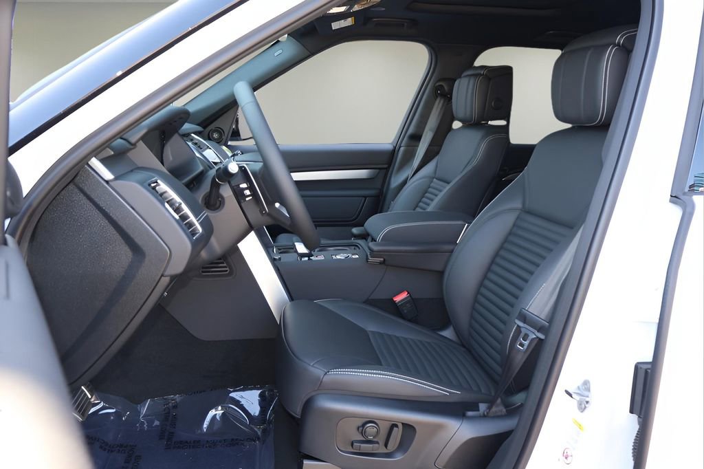 New 2026 Land Rover Discovery Dynamic SE AWD/4WD image 12