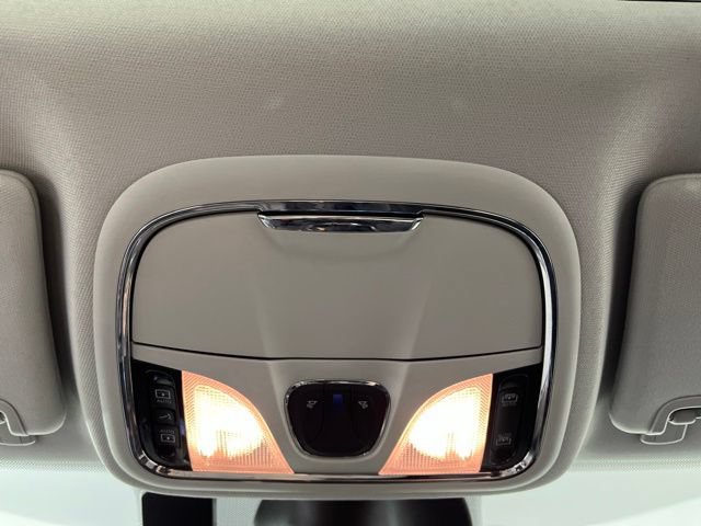 Used 2022 Jeep Cherokee Limited AWD/4WD image 38