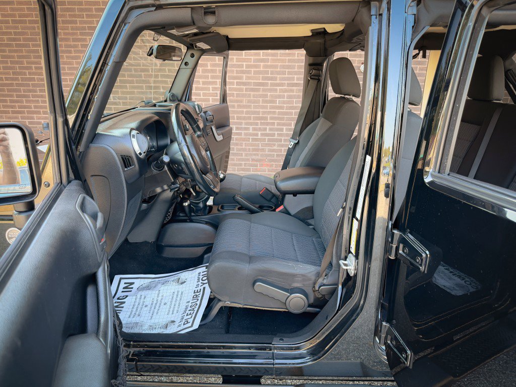 Used 2011 Jeep Wrangler Unlimited Sahara w/ Dual Top Group image 10