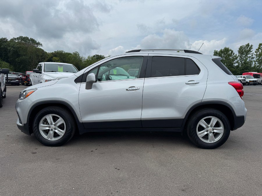 Used 2019 Chevrolet Trax LT w/ LT Convenience Package image 2