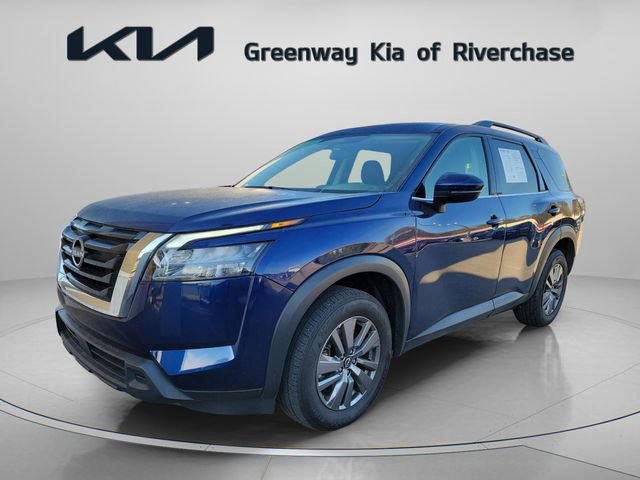 Used 2025 Nissan Pathfinder SV image 3